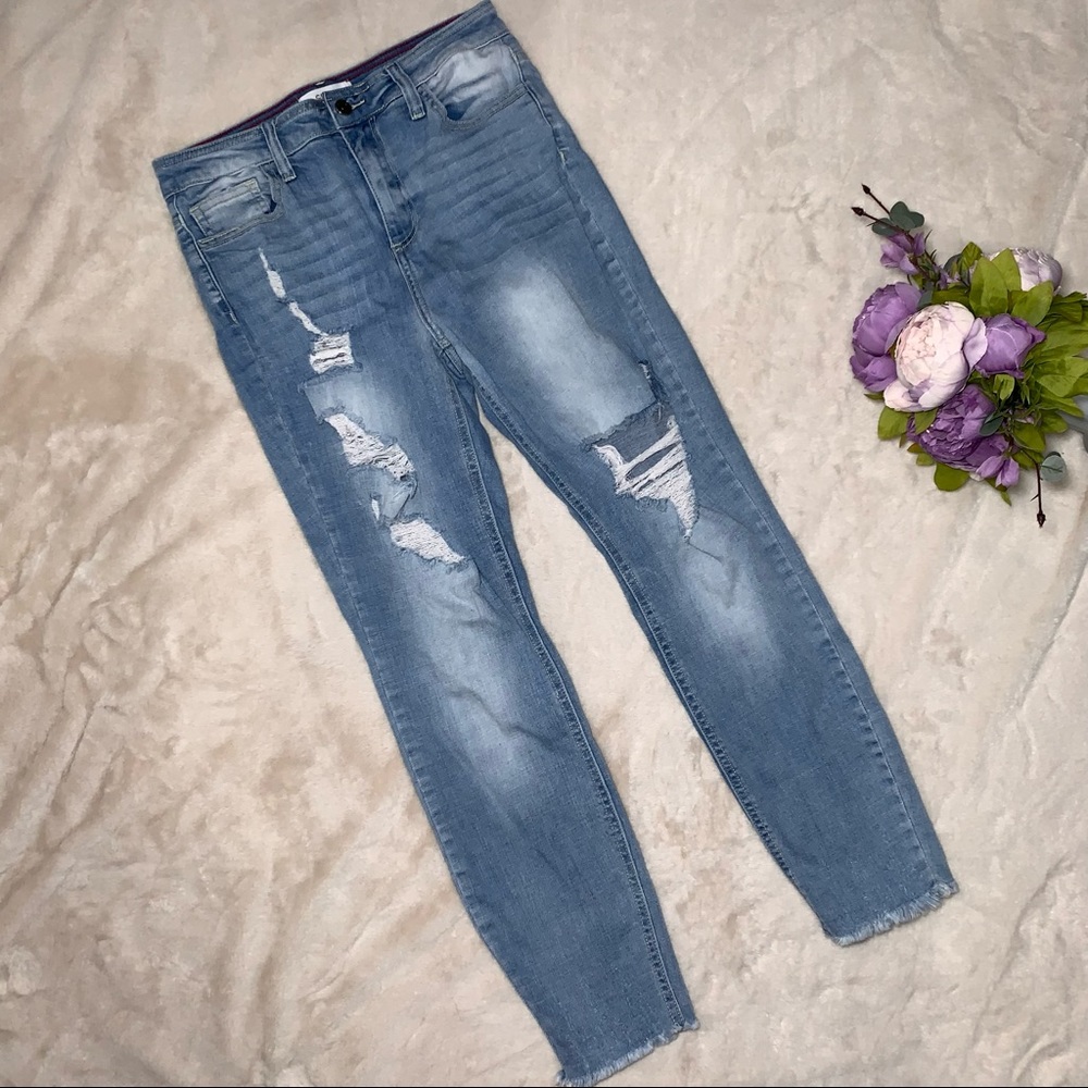 Cello High Rise Distressed Jeans Size 7 - Picture 2 of 10
